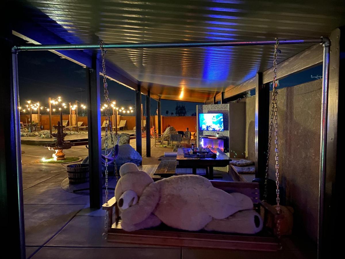 Mi Kasa Hot Springs 420,Adults Only, Clothing Optional Hotel Дезърт Хот Спрингс Екстериор снимка