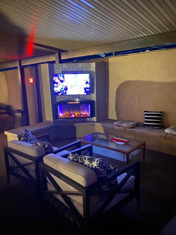 Mi Kasa Hot Springs 420,Adults Only, Clothing Optional Hotel Дезърт Хот Спрингс Екстериор снимка