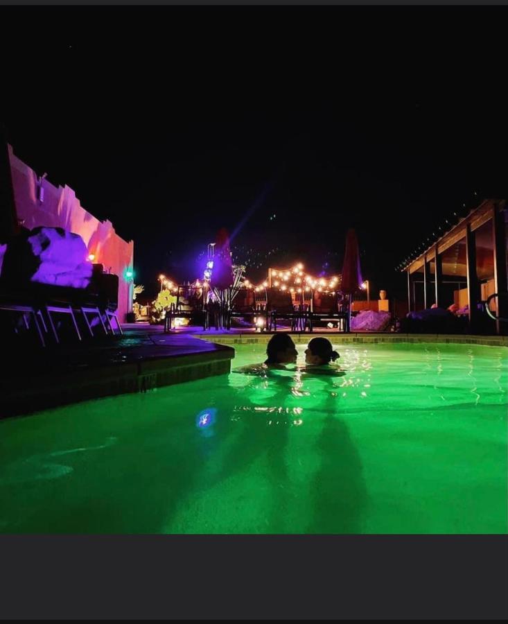 Mi Kasa Hot Springs 420,Adults Only, Clothing Optional Hotel Дезърт Хот Спрингс Екстериор снимка
