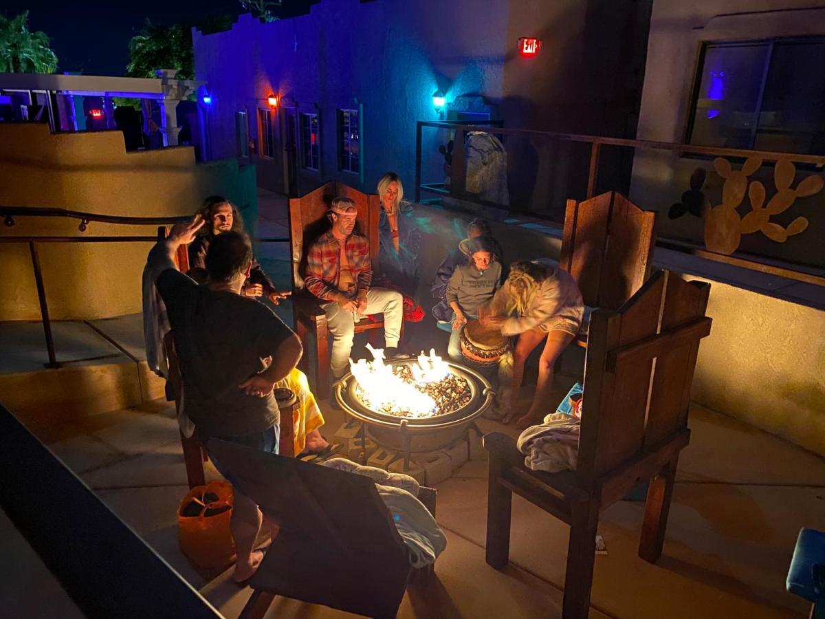 Mi Kasa Hot Springs 420,Adults Only, Clothing Optional Hotel Дезърт Хот Спрингс Екстериор снимка