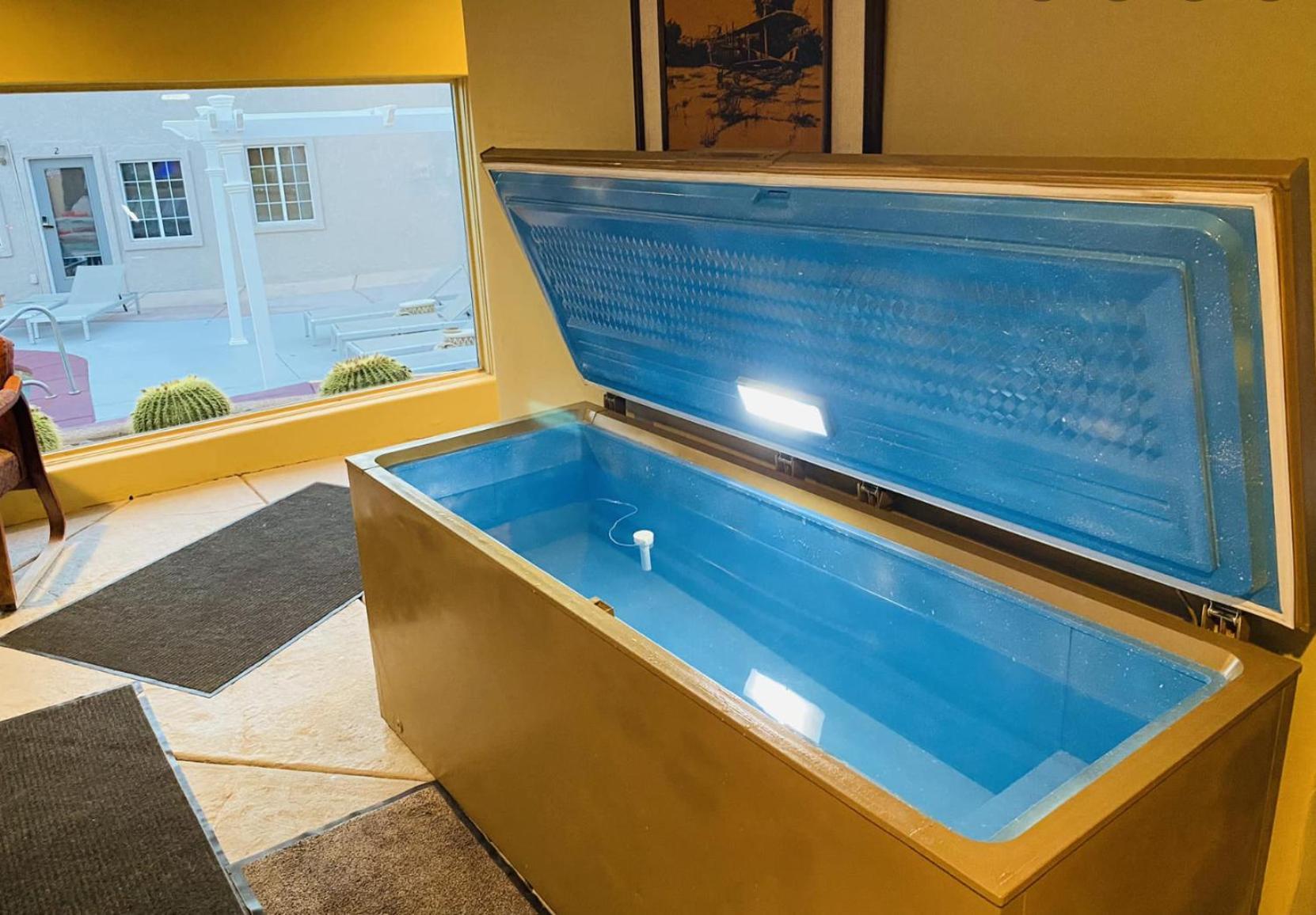 Mi Kasa Hot Springs 420,Adults Only, Clothing Optional Hotel Дезърт Хот Спрингс Екстериор снимка